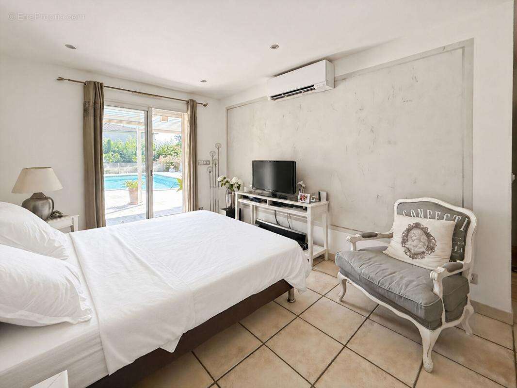 Maison  à vendre -  villa de plain -pied  avec piscine - photo 10