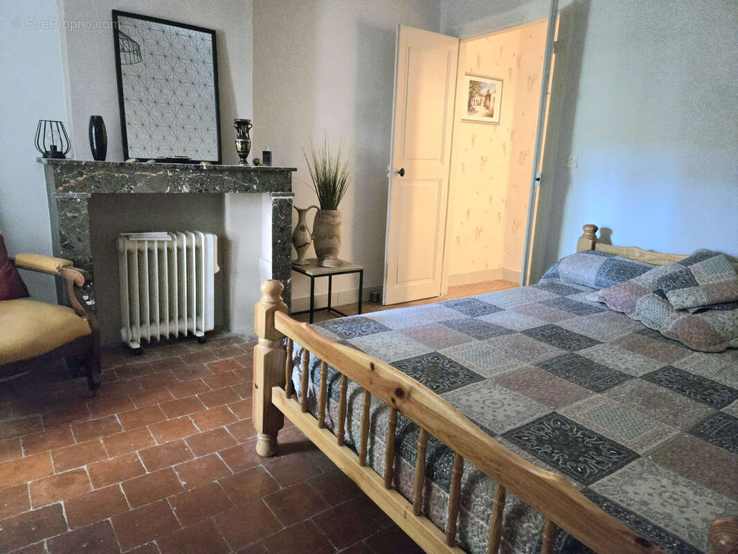Maison centre village - photo 3