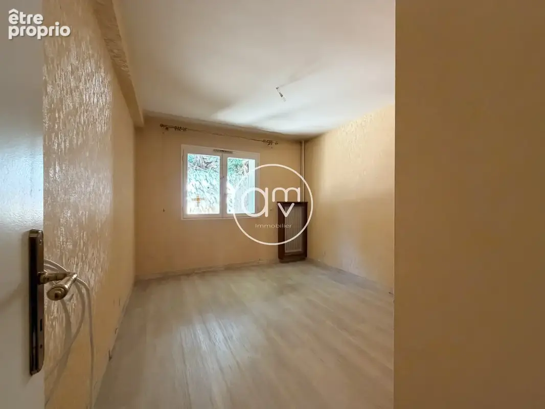 Appartement T4 sur les hauteurs de TOULON avec terrasse, stationnement et cave - photo 12
