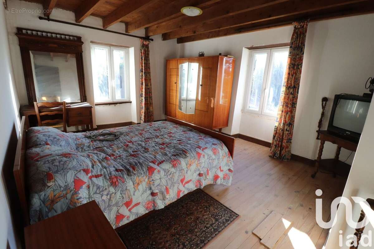 Maison 205 m² à Neuville  - photo 6