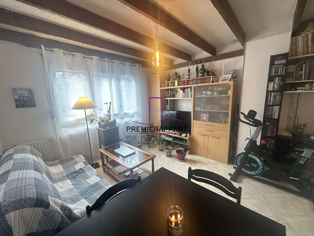 Appartement à SARTROUVILLE
