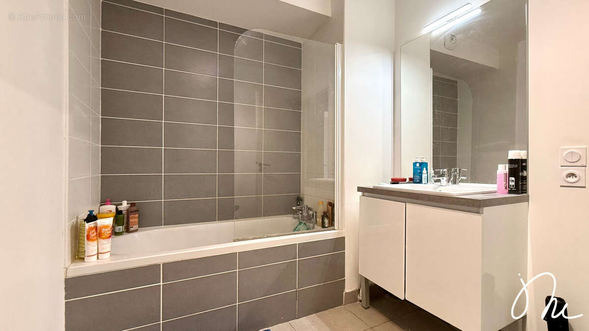 Appartement lumineux T4/T5 avec terrasse, garage et parking - photo 8