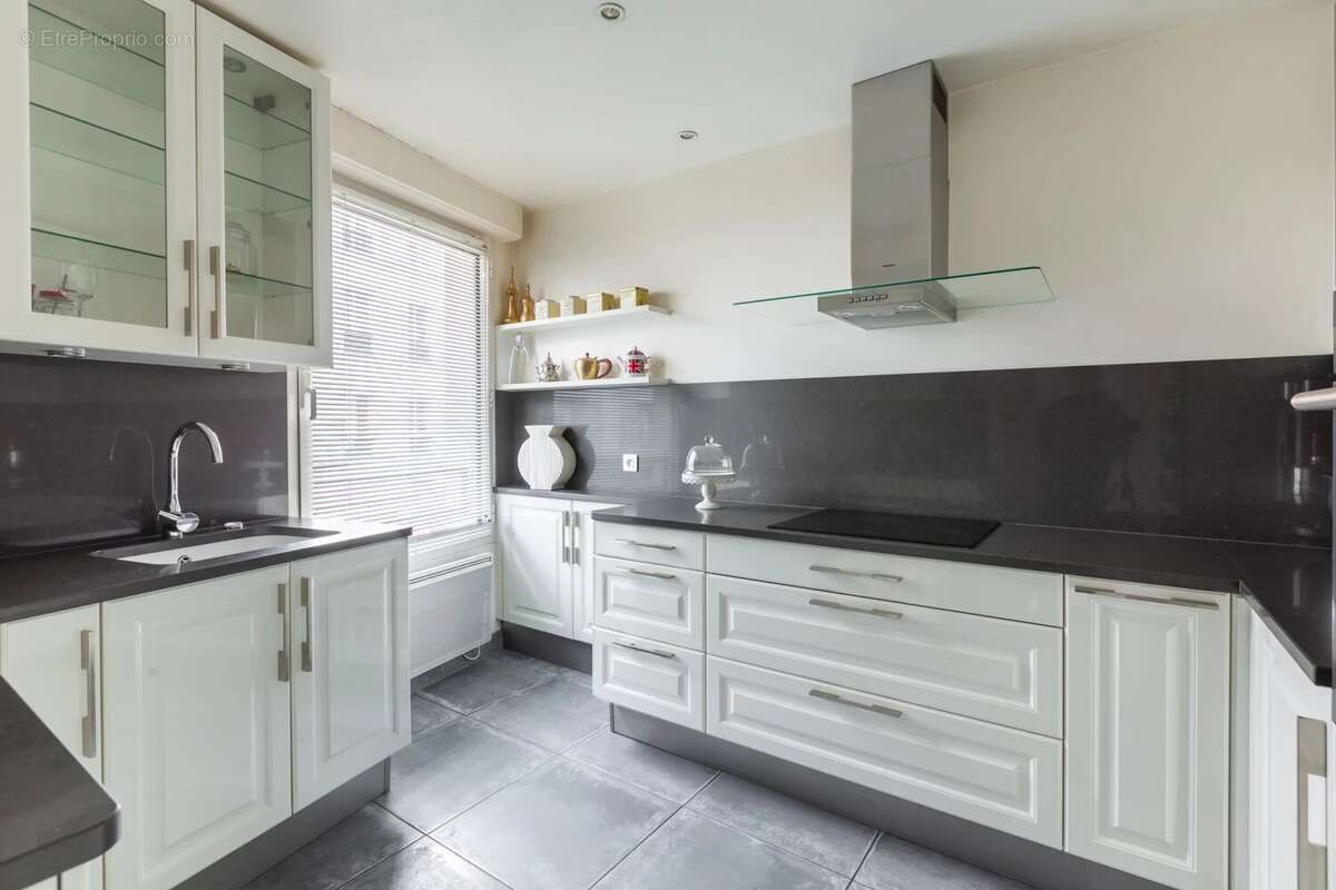 Appartement à PARIS-7E