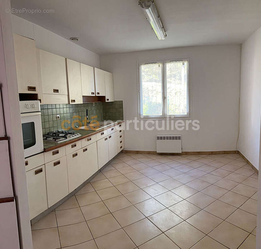 Maison à VILLEMOUSTAUSSOU