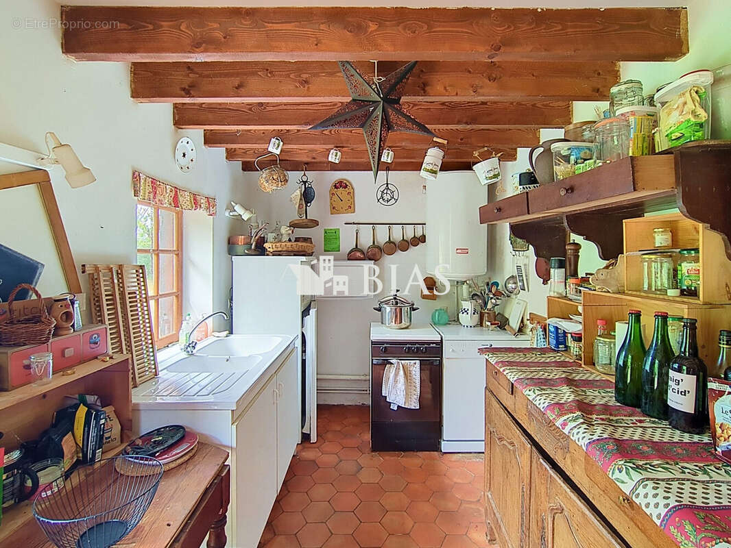 Maison 87 m² à Saint-Denis-Des-Monts  - photo 4