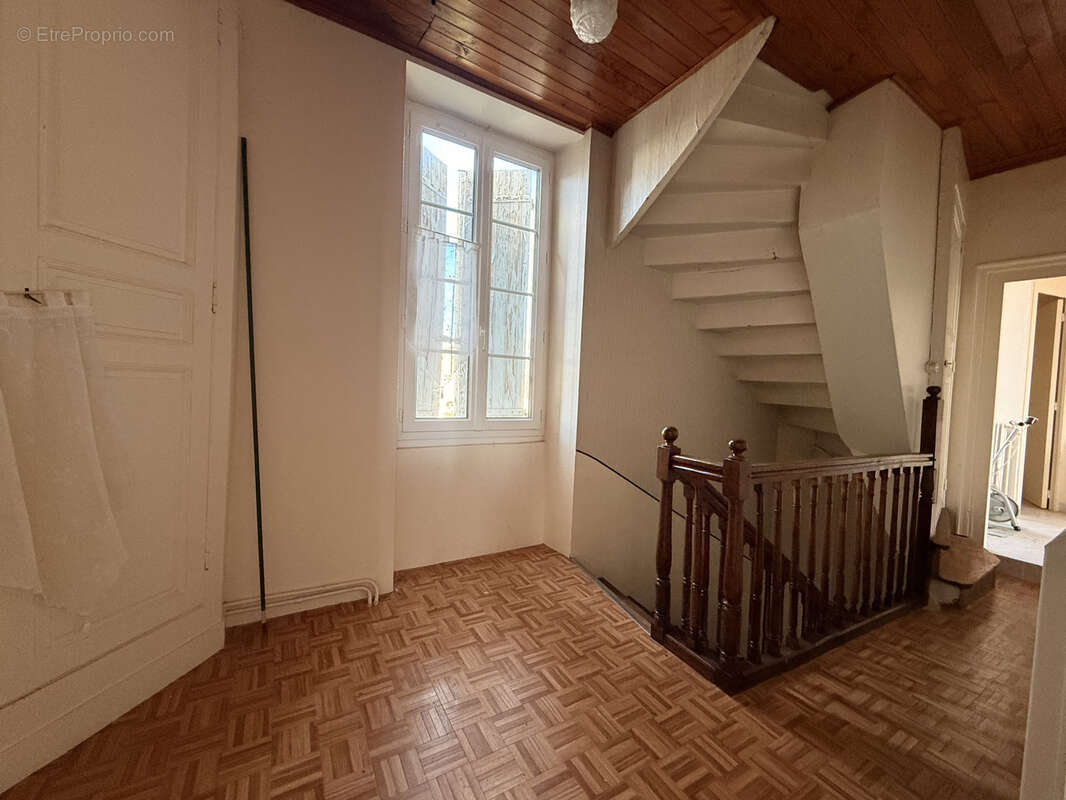 Maison à LAROQUE-TIMBAUT