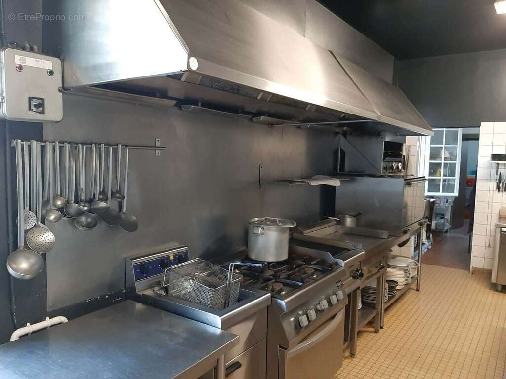 A vendre en exclusivite restaurant et reserve fonciere const - photo 2