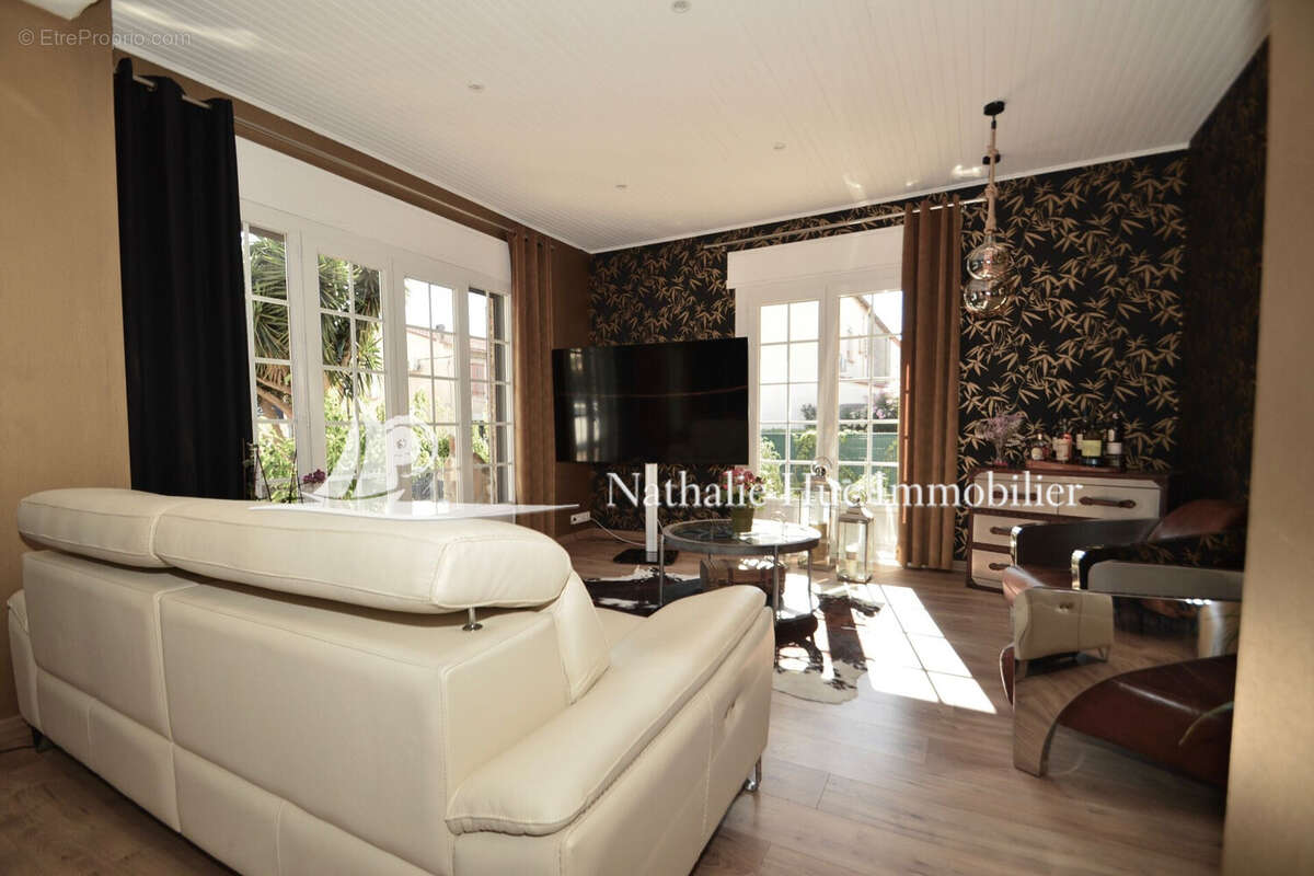 Maison 160 m² à Saint-Laurent-De-La-Salanque  - photo 4