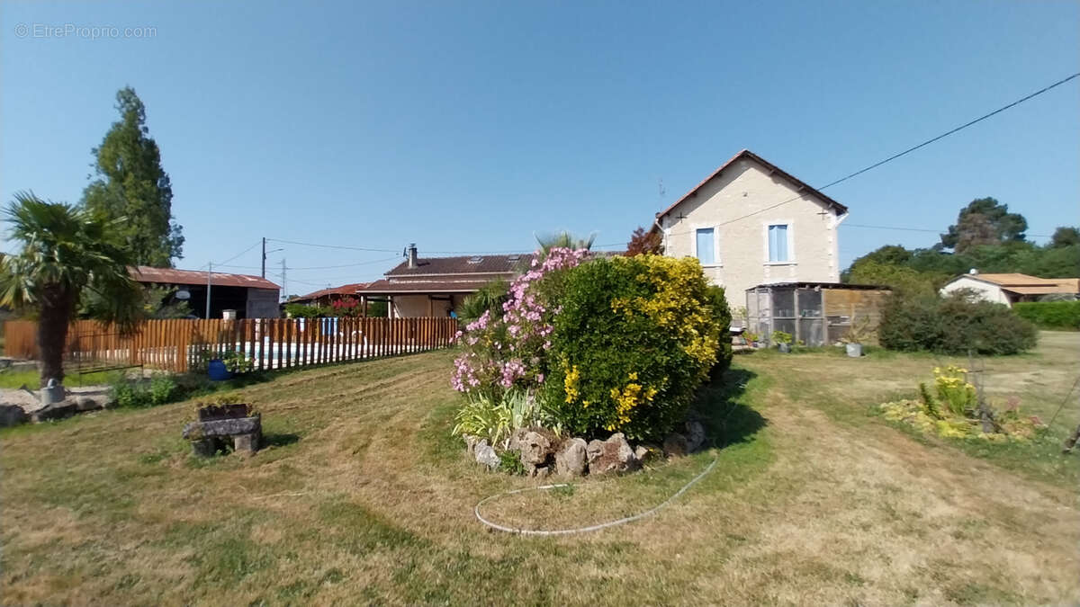 Maison à RAZAC-SUR-L'ISLE