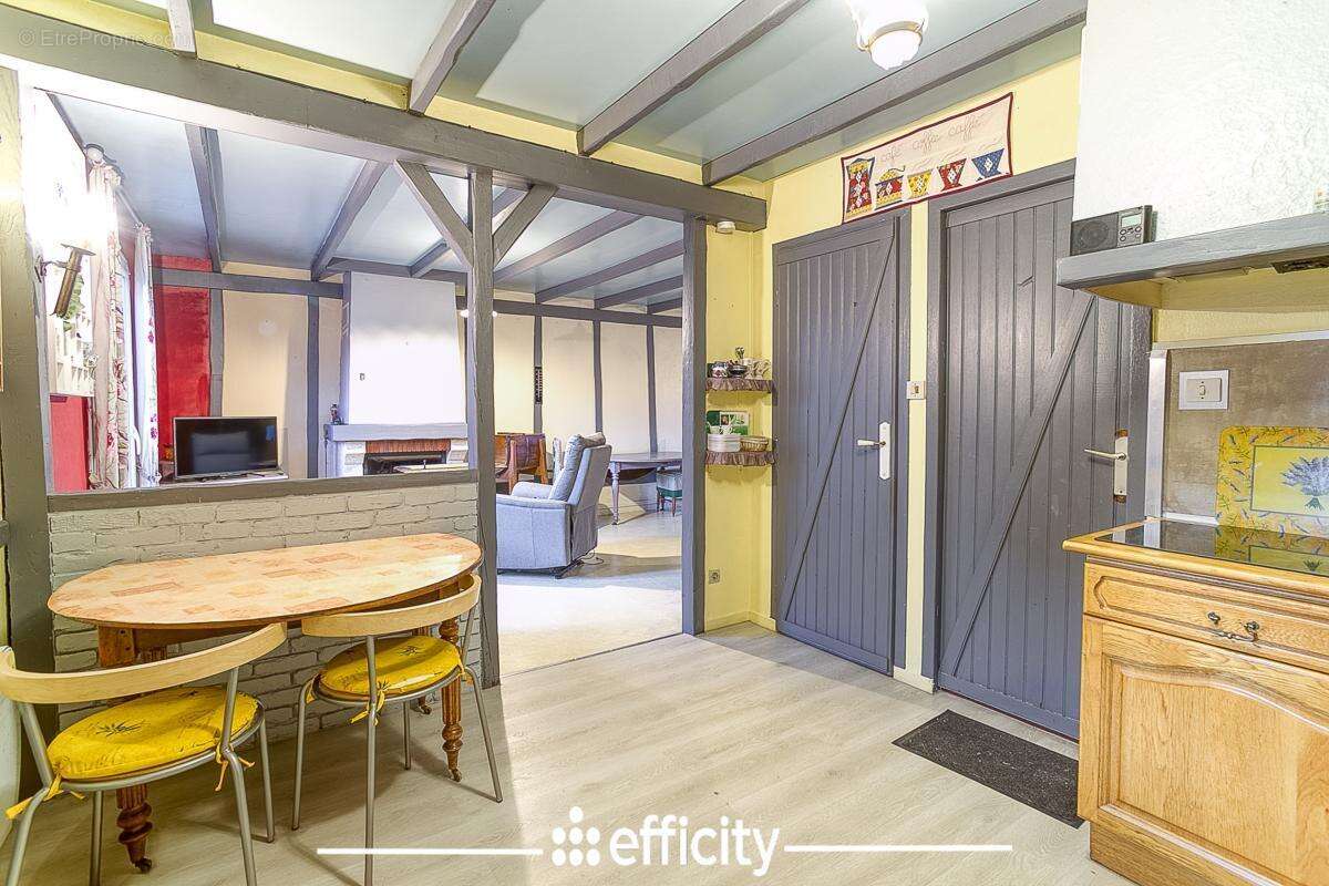 Maison à CHASSE-SUR-RHONE