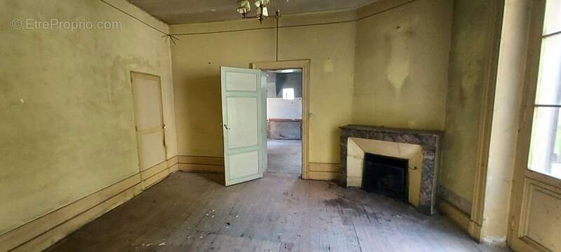 Maison à PORT-SAINTE-MARIE