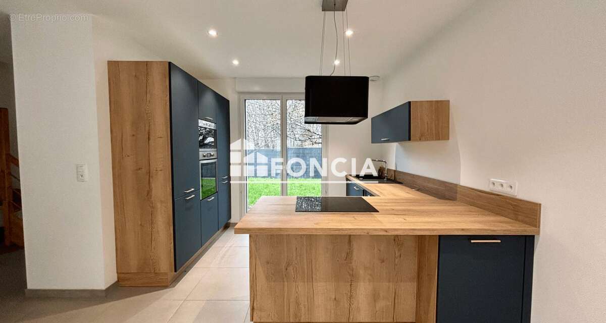 Maison à SAINT-CYR-SUR-LOIRE