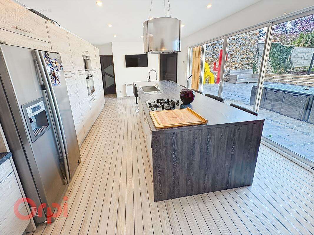 Maison à DUN-LE-POELIER