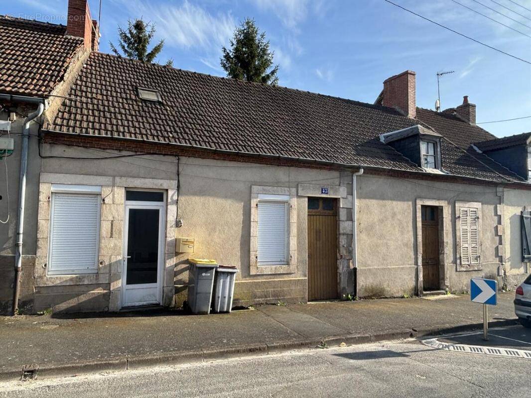 Maison à COMMENTRY