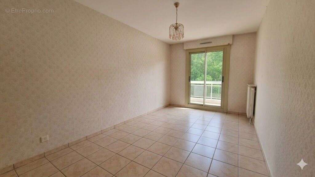 Appartement à FONTAINES-SUR-SAONE