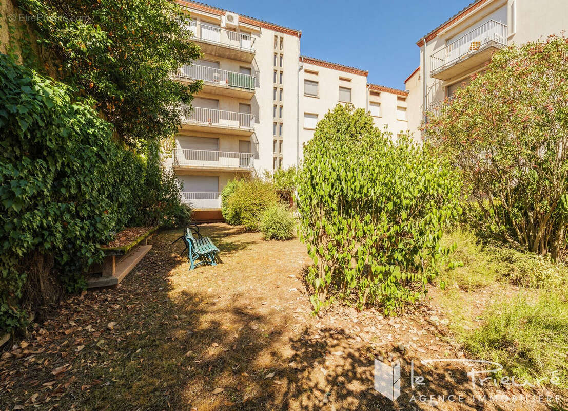Albi centre , Appartement T2 traversant avec deux balcons, ascenseur et cellier - photo 13