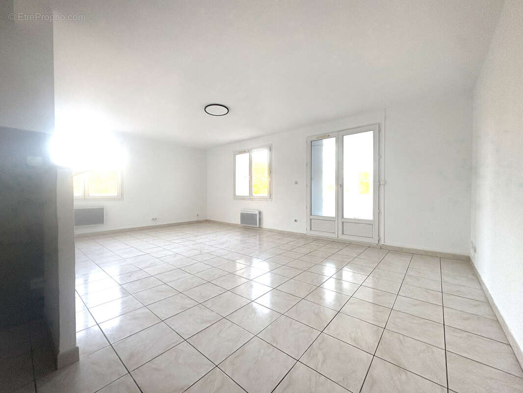 Appartement à LAMALOU-LES-BAINS