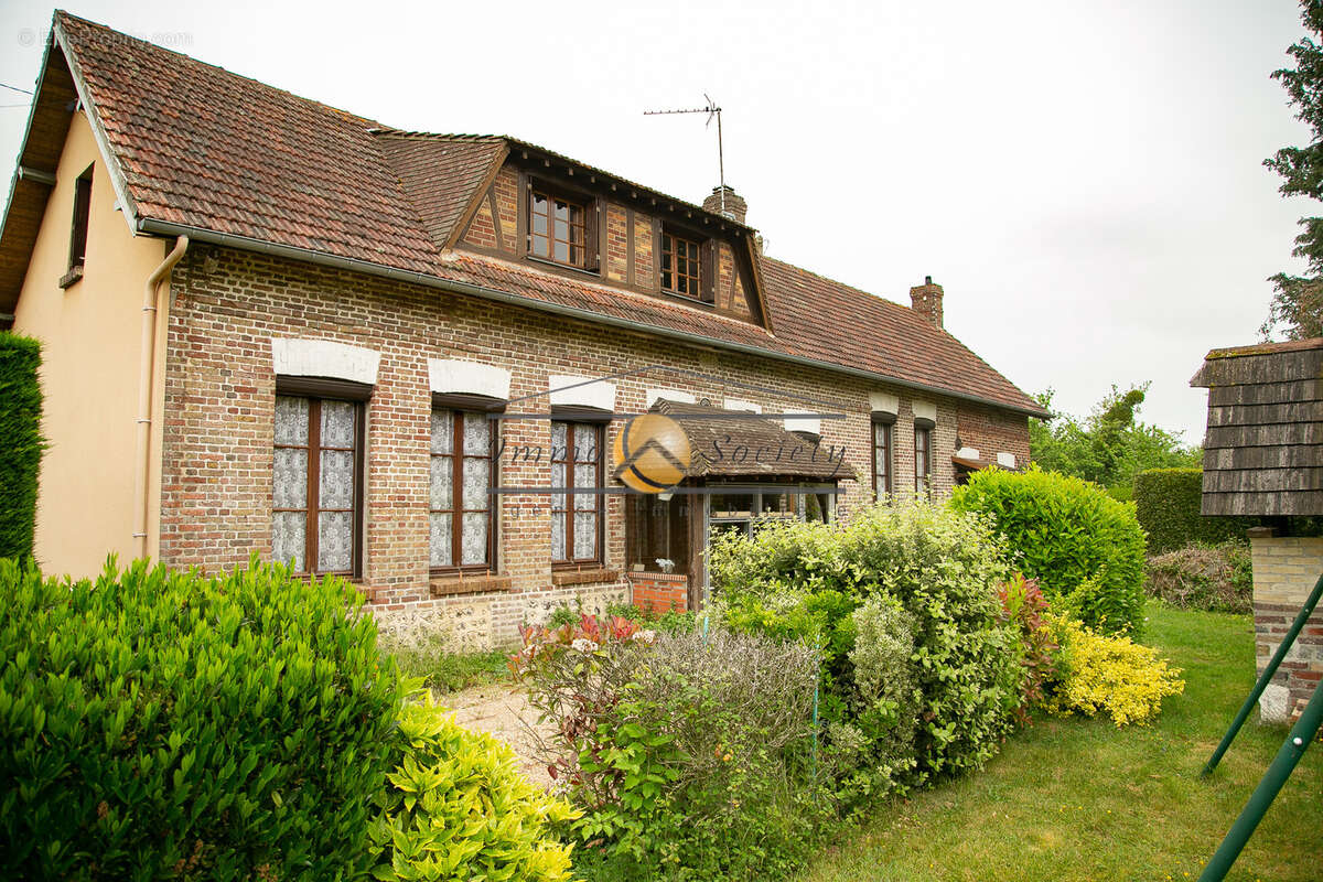 Maison à LA HAYE-MALHERBE