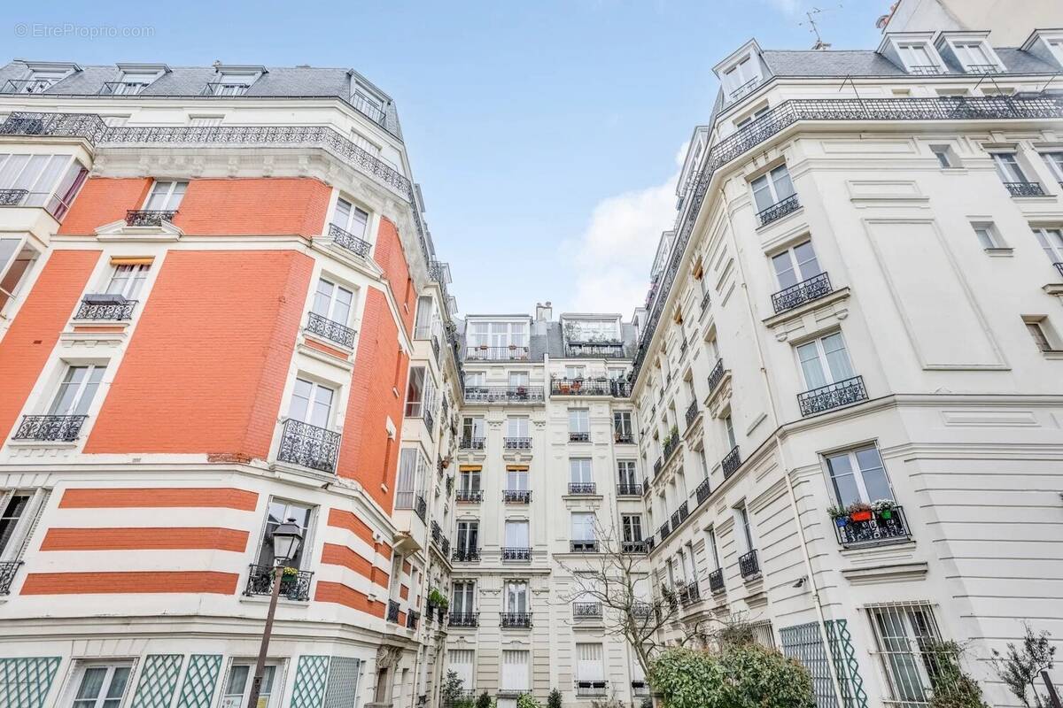 Appartement à PARIS-18E