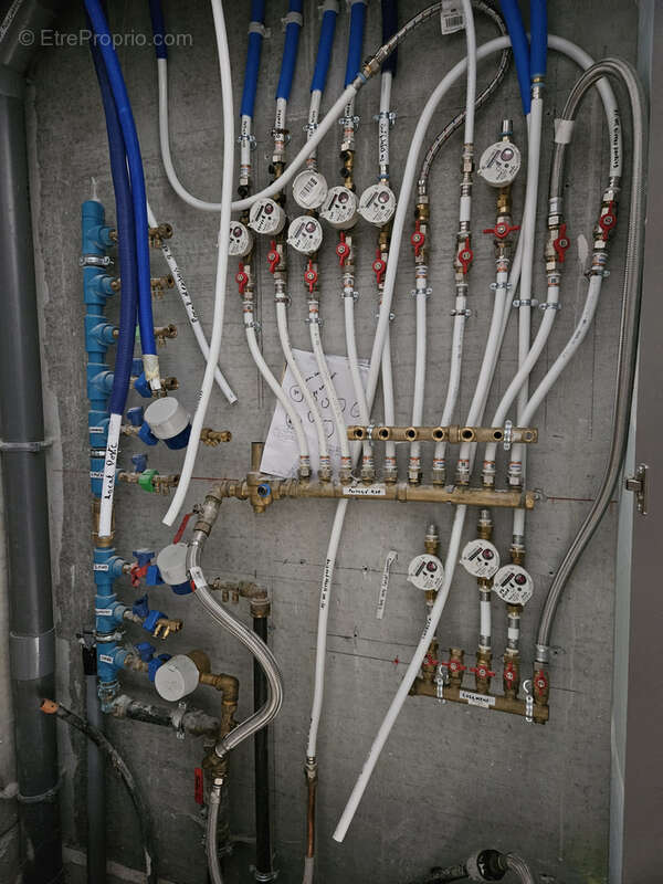 Commerce à BARAQUEVILLE