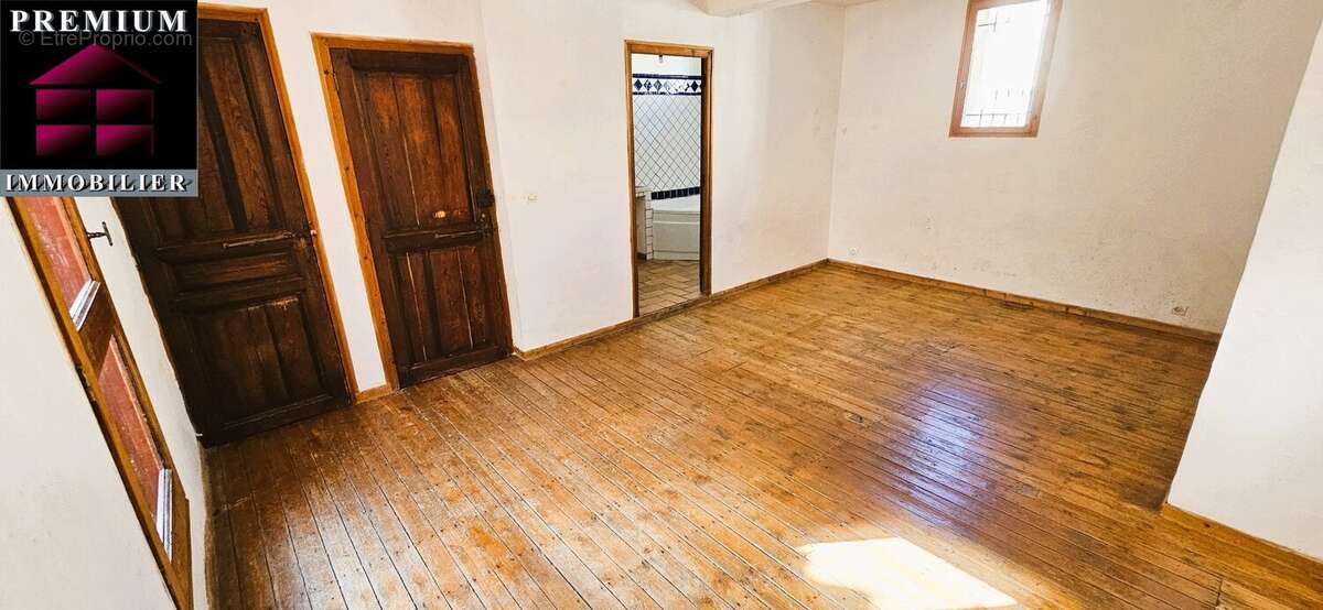 Maison à SAINT-ESTEVE