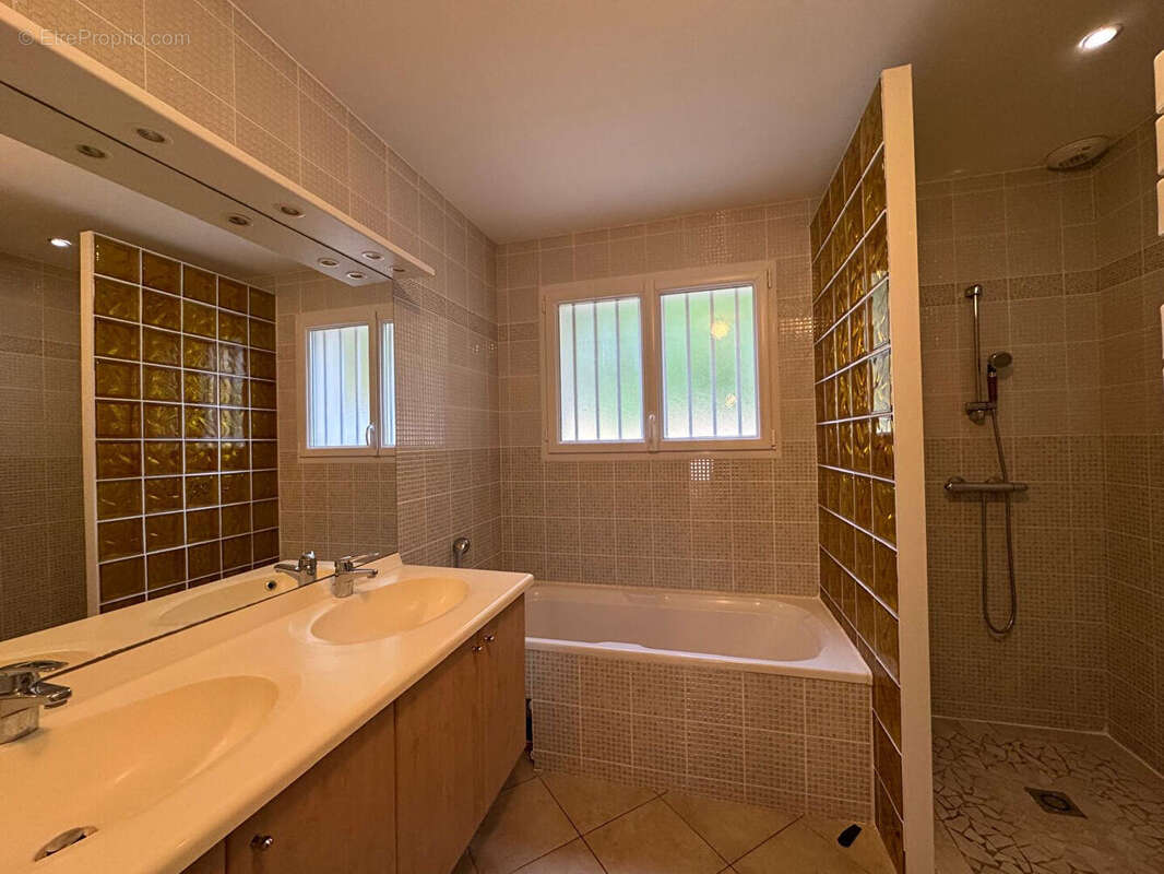 Maison récente, 148 m², 4 chambres à lucgarier - photo 11