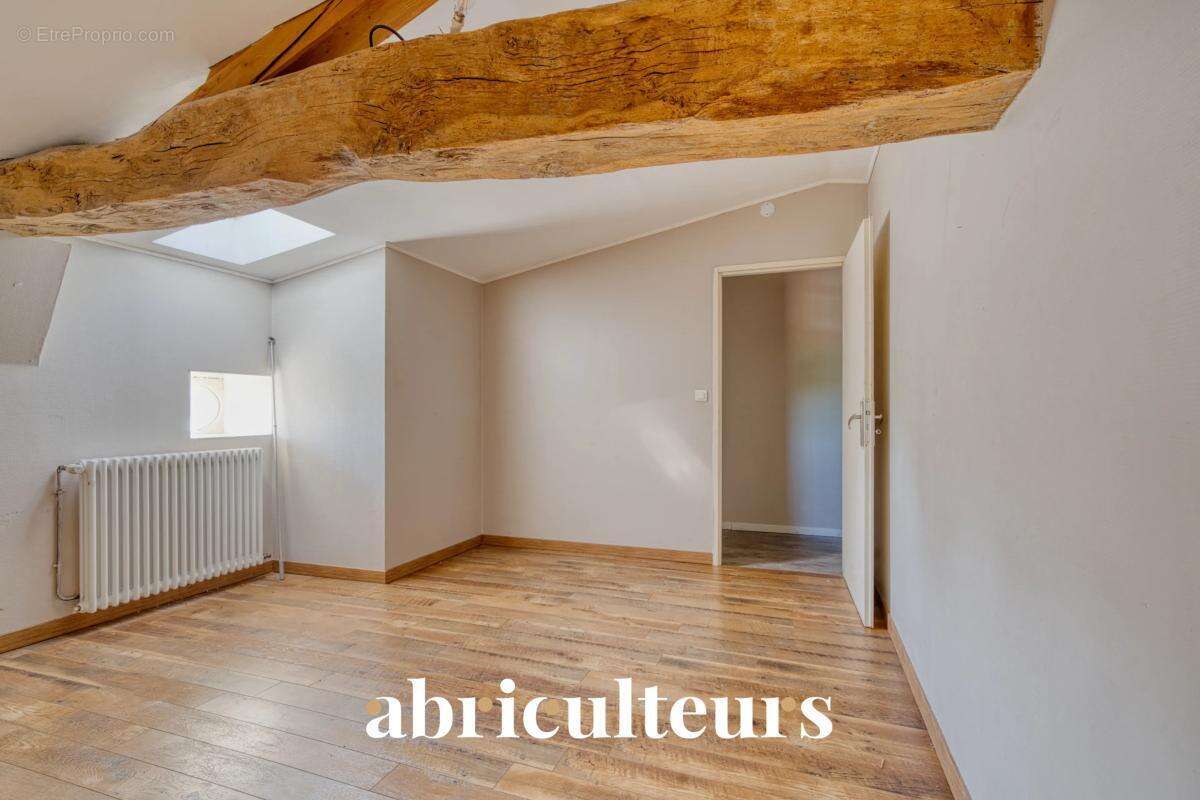 Maison de caractère de 242 m² en vente à Saintes (17100) - photo 14