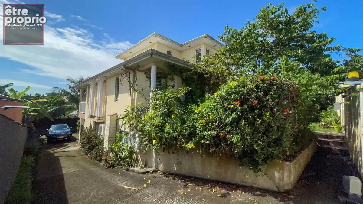 À Vendre : Villa Individuelle F5 (F4+Studio) avec vue mer aux Trois-Ilets (97229) - photo 4