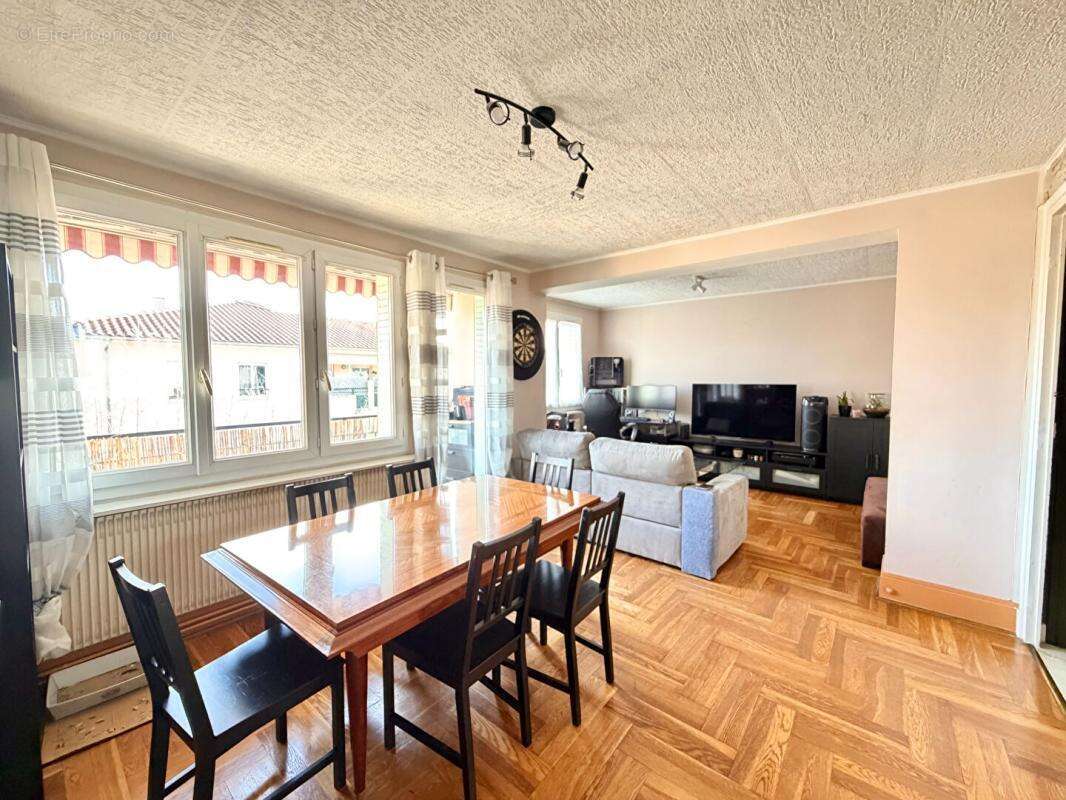 Appartement à LYON-8E