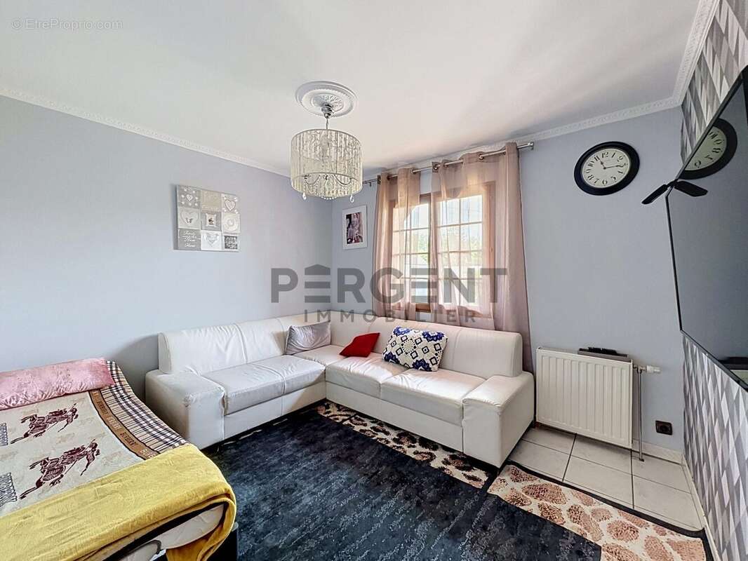 Maison 178 m² à La Francheville  - photo 8