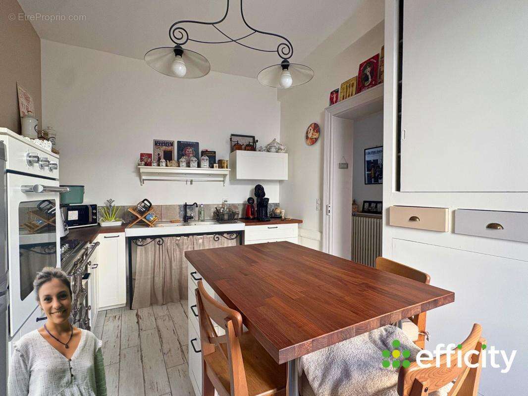 Appartement à SURY-LE-COMTAL