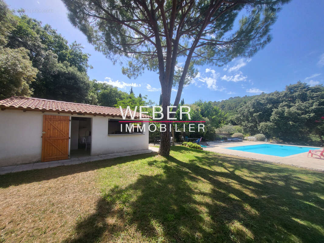 EVENOS LE BROUSSAN 5000 m2 Villa 5 chambres Piscine - photo 22
