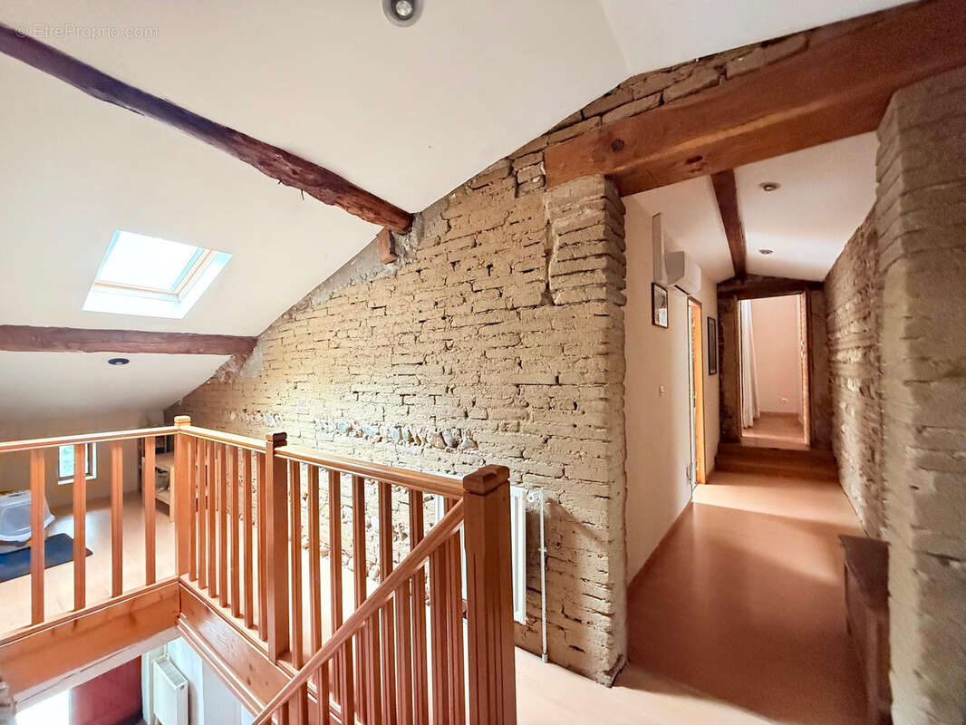 Maison à LABARTHE-SUR-LEZE