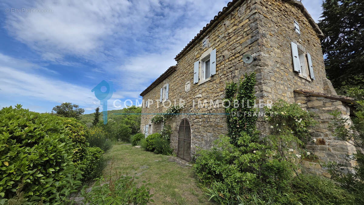 Maison à GROSPIERRES