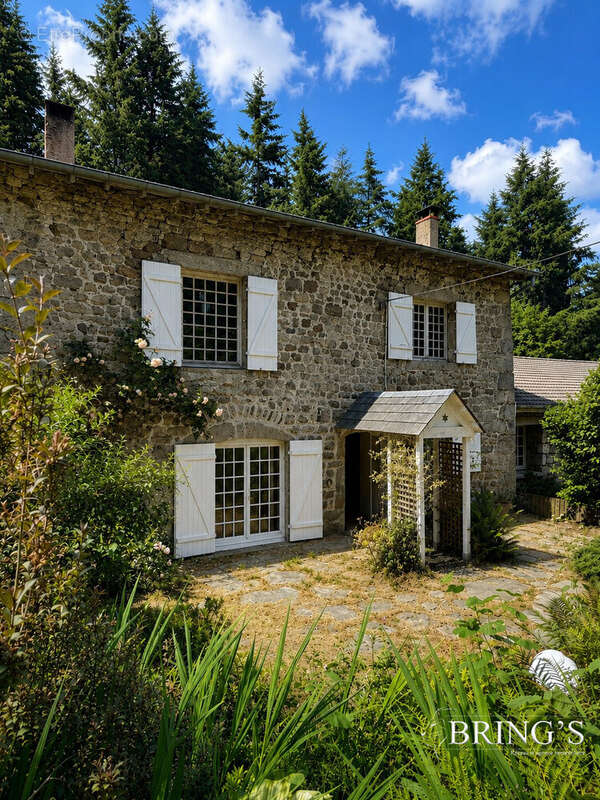 Maison 124 m² à Saint-Romain-Les-Atheux  - photo 2
