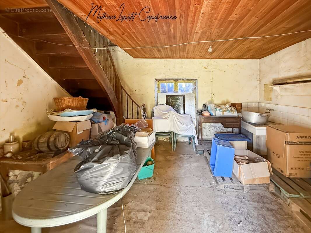A vendre Maison en pierre de caractère de 240 m², pigeonnier, ancien séchoir à tabac et terrain clos de 2 065 m² – Lalinde 24150 - photo 27