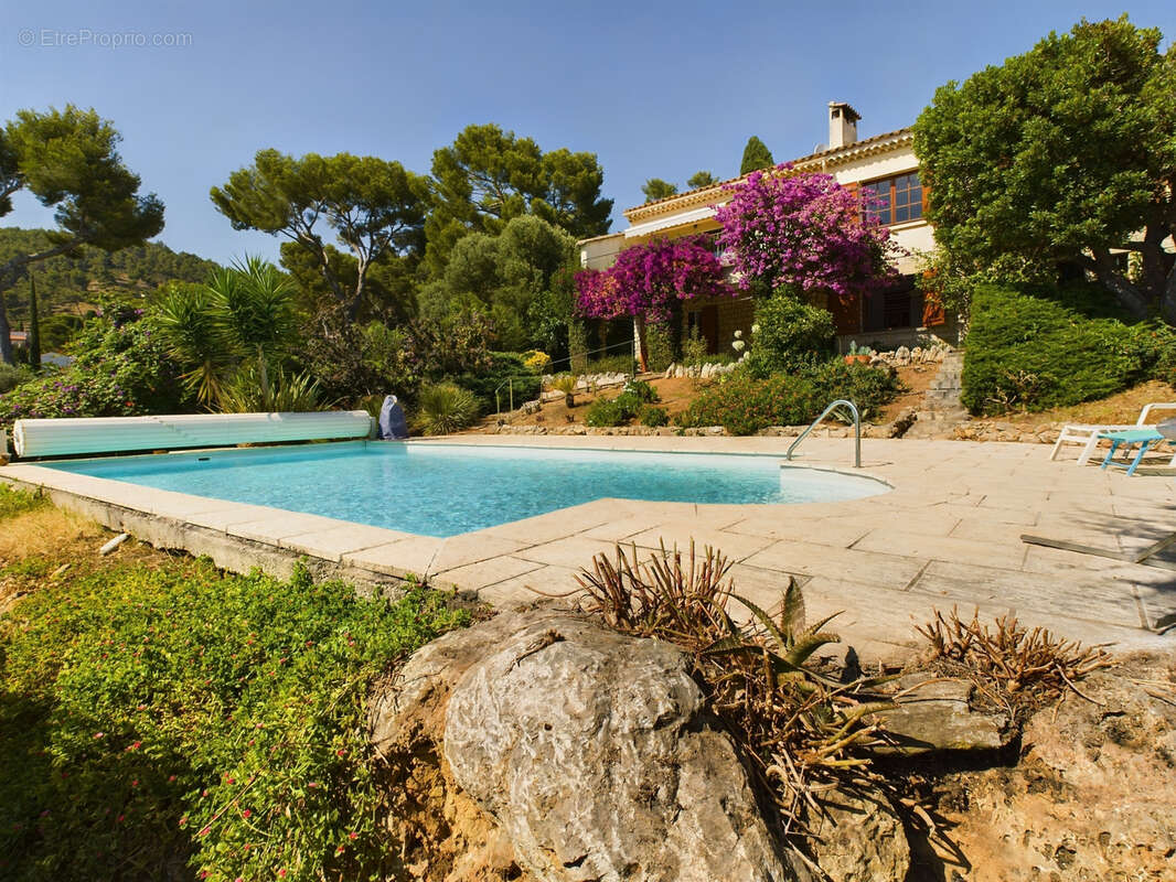 Maison à CARQUEIRANNE