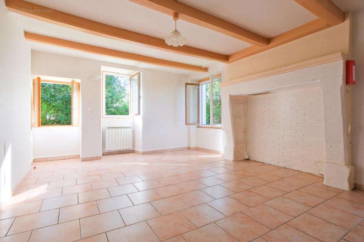 Maison à GRAND-BRASSAC