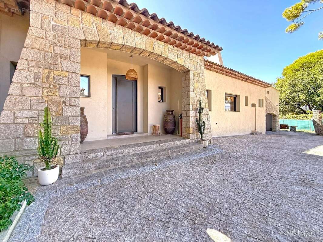 Maison à MOUGINS