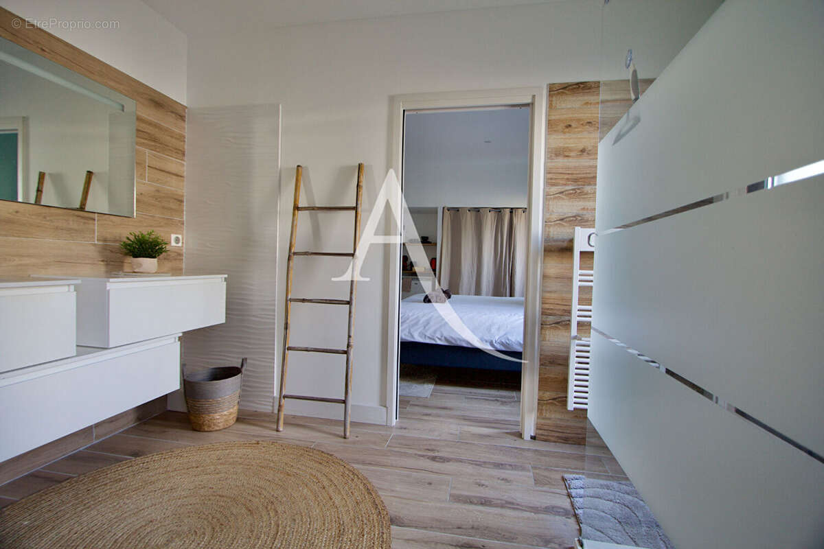 Maison à SAINT-JEAN-DE-VEDAS