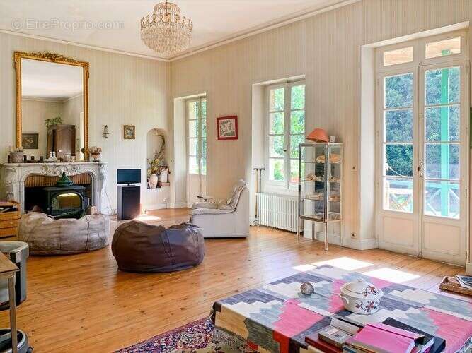 Maison bourgeoise avec parc arboré au cœur de Condom - photo 4