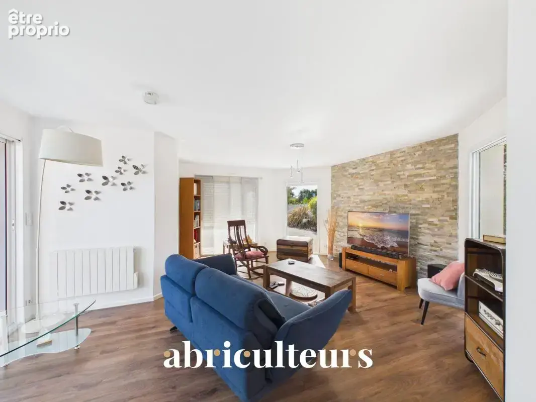 Belle maison contemporaine de plain pied  sur terrain de 1087 m2 en vente à Sainte-Pazanne (44680) - photo 7
