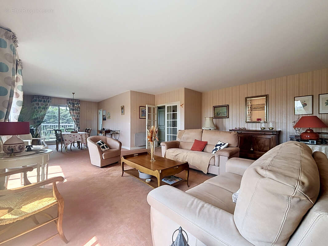 Appartement à SAINT-CYR-SUR-LOIRE