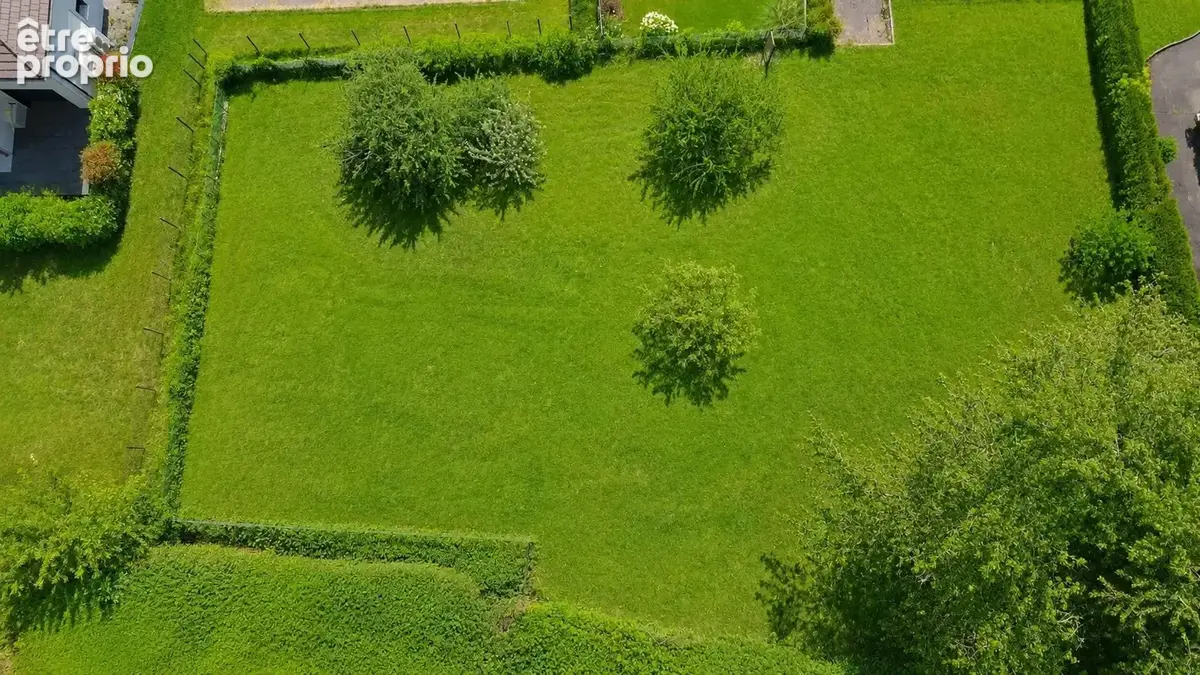 Terrain 1 700 m² à vendre à Neuvecelle (74500) - photo 2