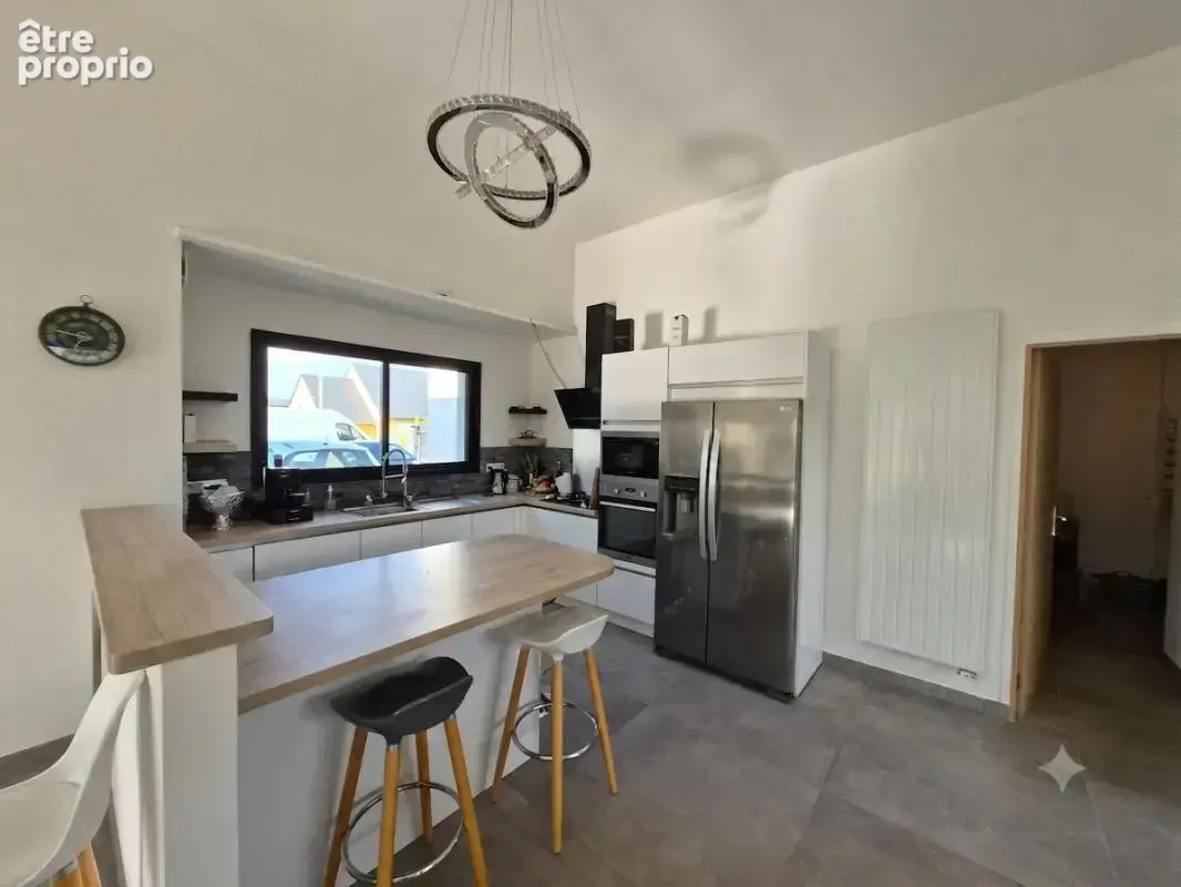 Superbe maison de plain pied  / 5 pièces 137 m2 sur terrain de 505 m² clos - photo 4