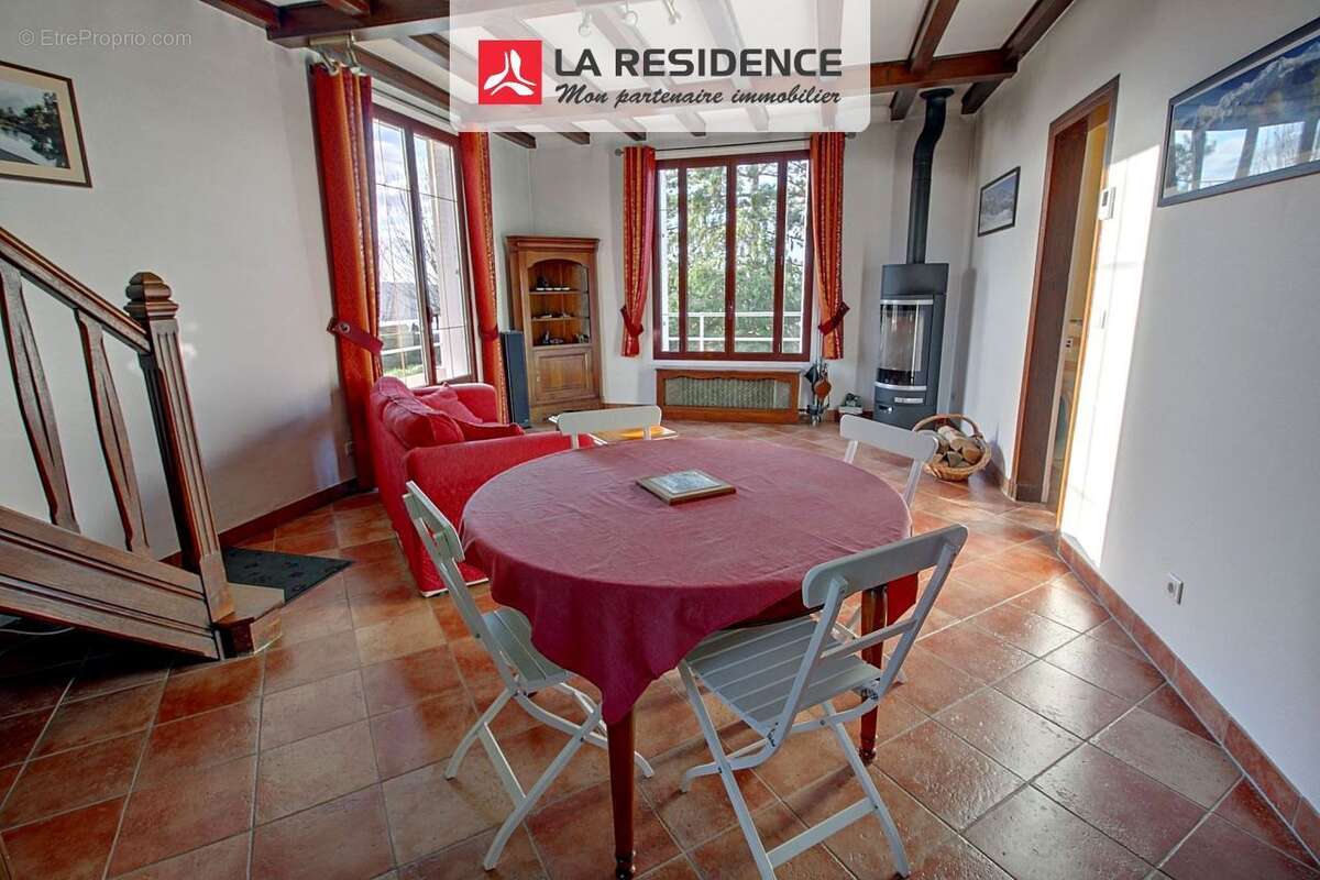 Maison à VAUX-SUR-SEINE