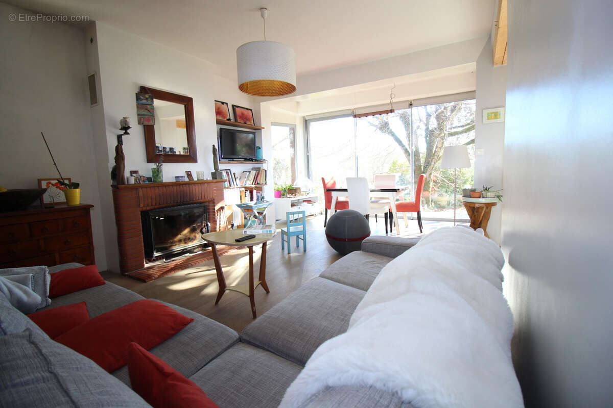 Maison à AURIAC-SUR-VENDINELLE