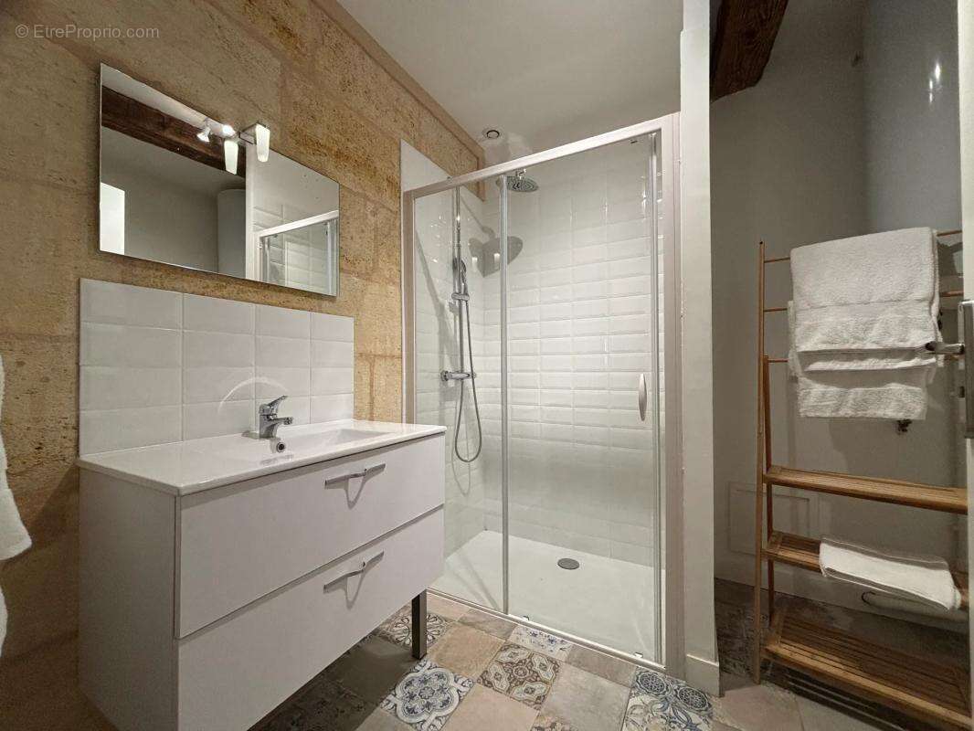 Maison à AMBARES-ET-LAGRAVE