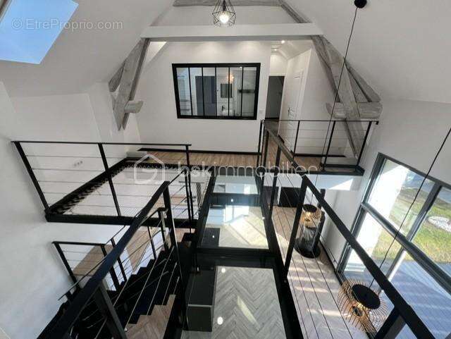 Magnifique longère-briarde en L, offrant 153m2 de charme/volume et robustesse + terrasse privative = vrai coup de coeur  !!! - photo 12