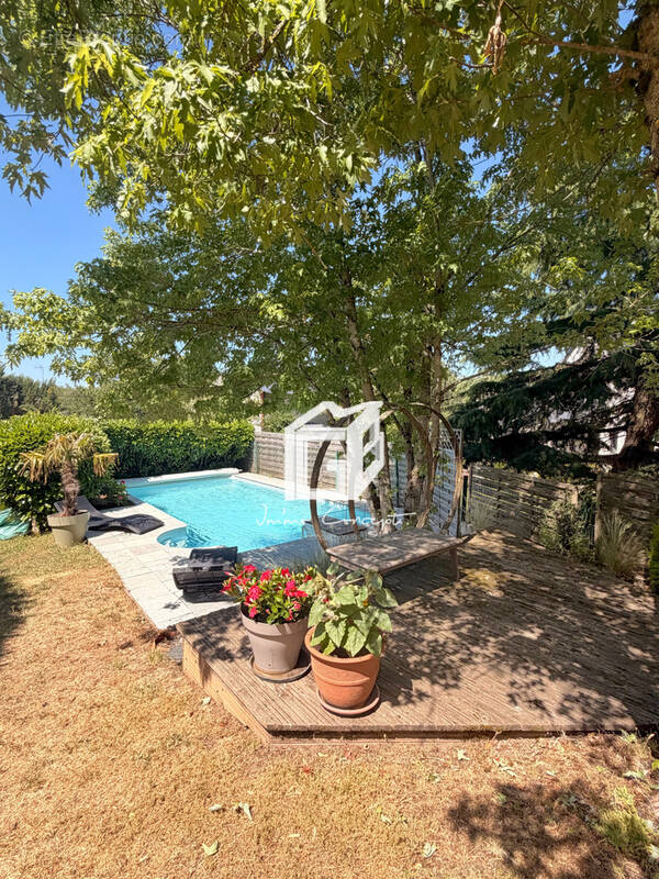 Maison à LUC-LA-PRIMAUBE